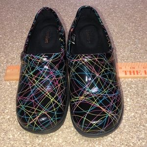 Safe Tstep clogs slip shoes